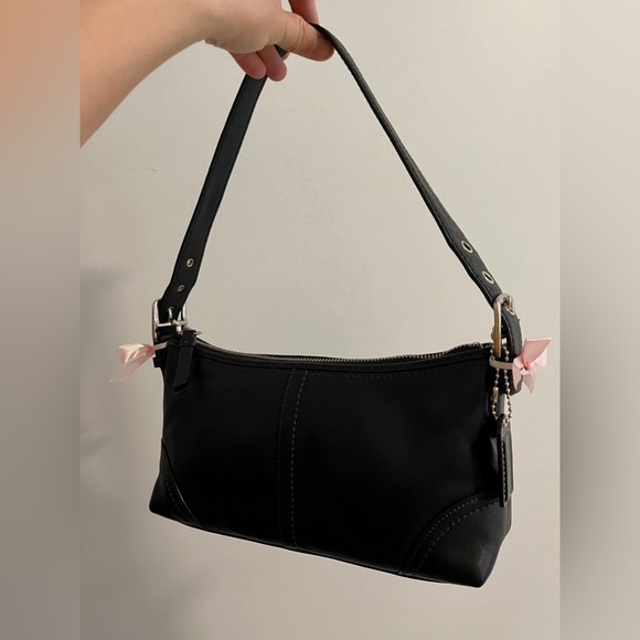 ❌SOLD FACEBOOK❌100% Authentic VINTAGE/ Y2K COACH 11195 EAST WEST BAGUETTE PURSE - Picture 8 of 11